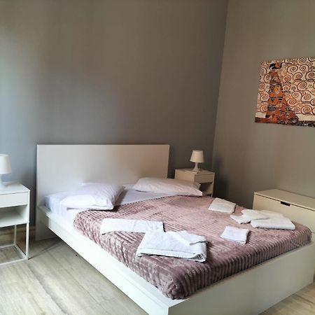 Old Bakery Two Bed Room Apartment Rome Exterior photo